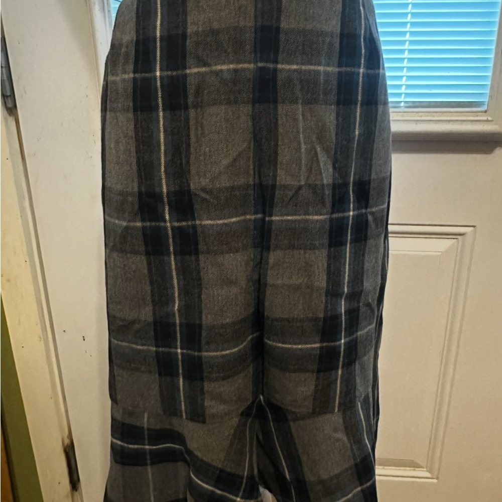 #1156 Gray and Blue Plaid Skirt Size 14